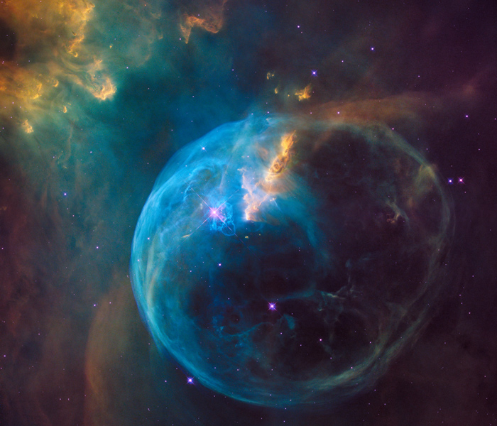 The Bubble Nebula: A star inside a gas and dust bubble. Photo: NASA.